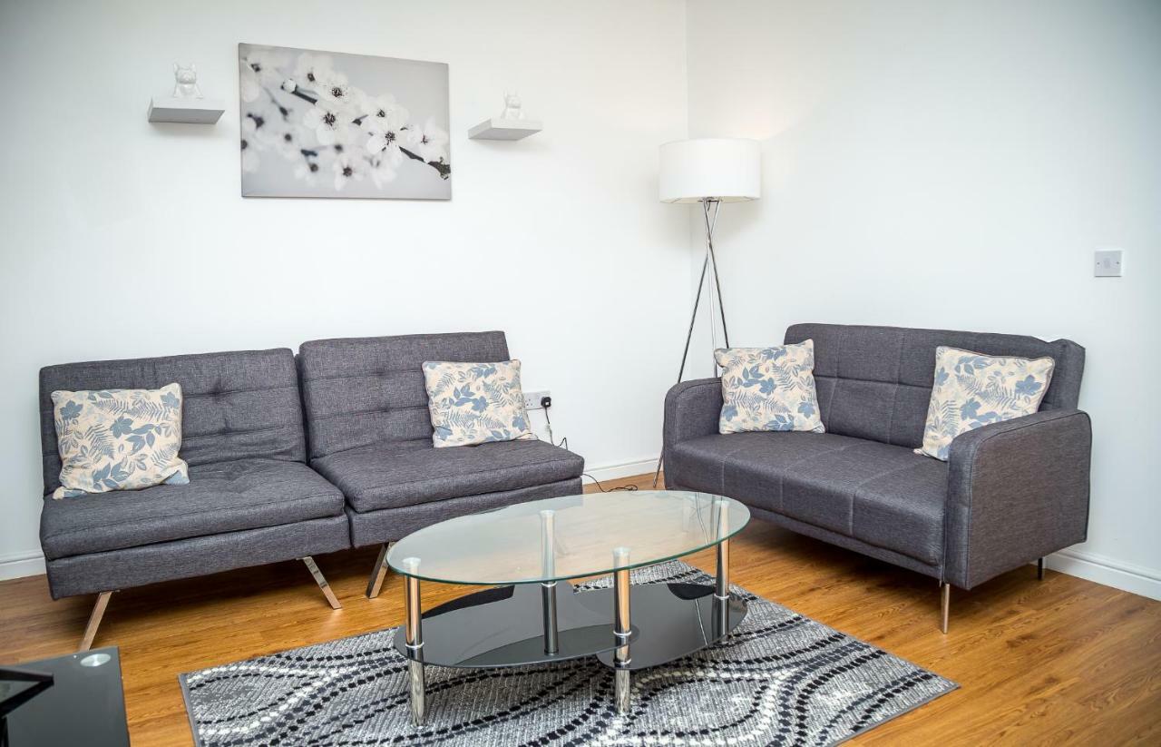 Luxuriant Apartments Northampton Bagian luar foto