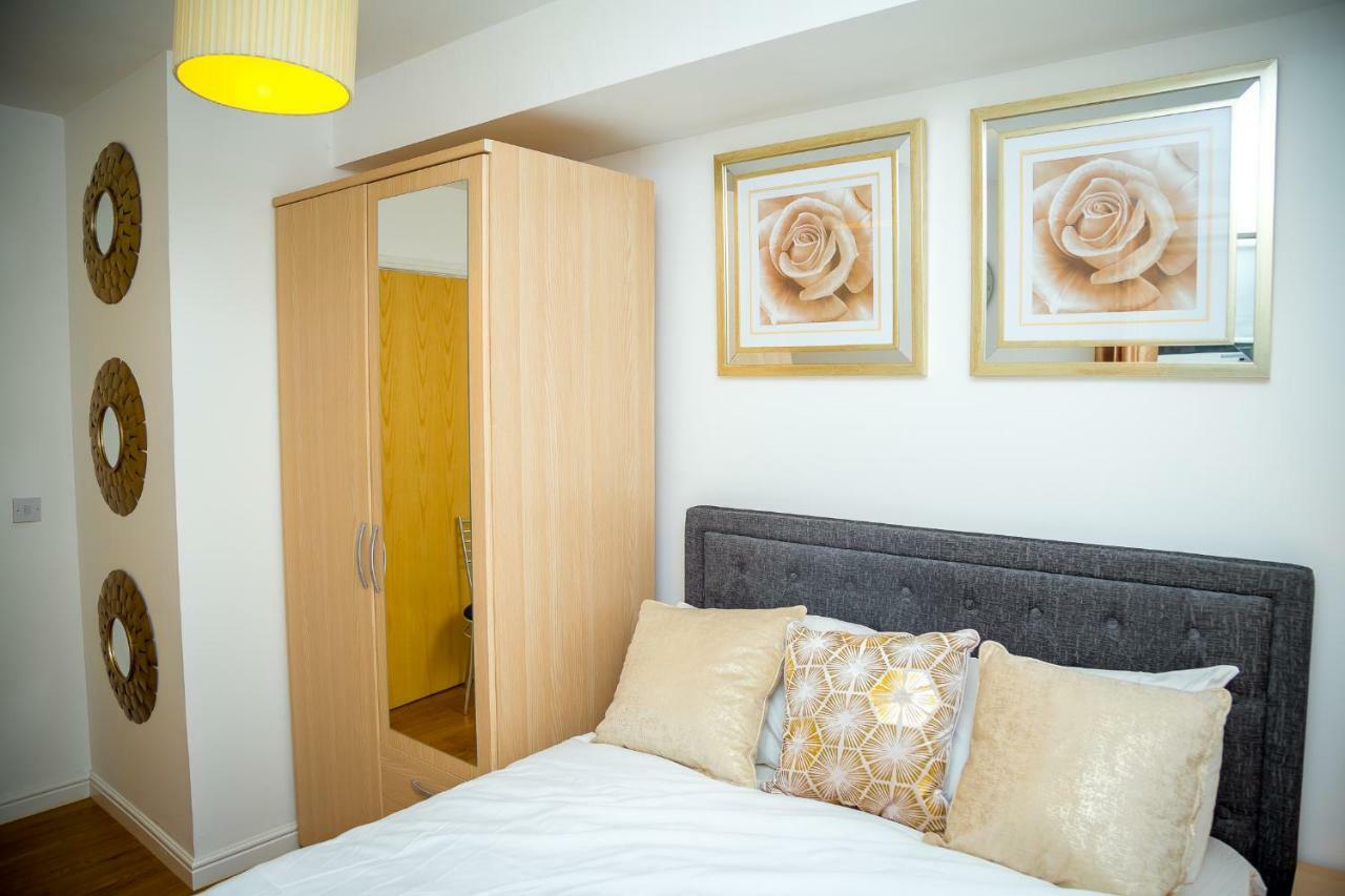 Luxuriant Apartments Northampton Bagian luar foto