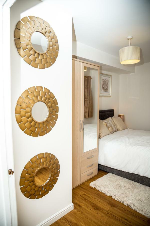 Luxuriant Apartments Northampton Bagian luar foto