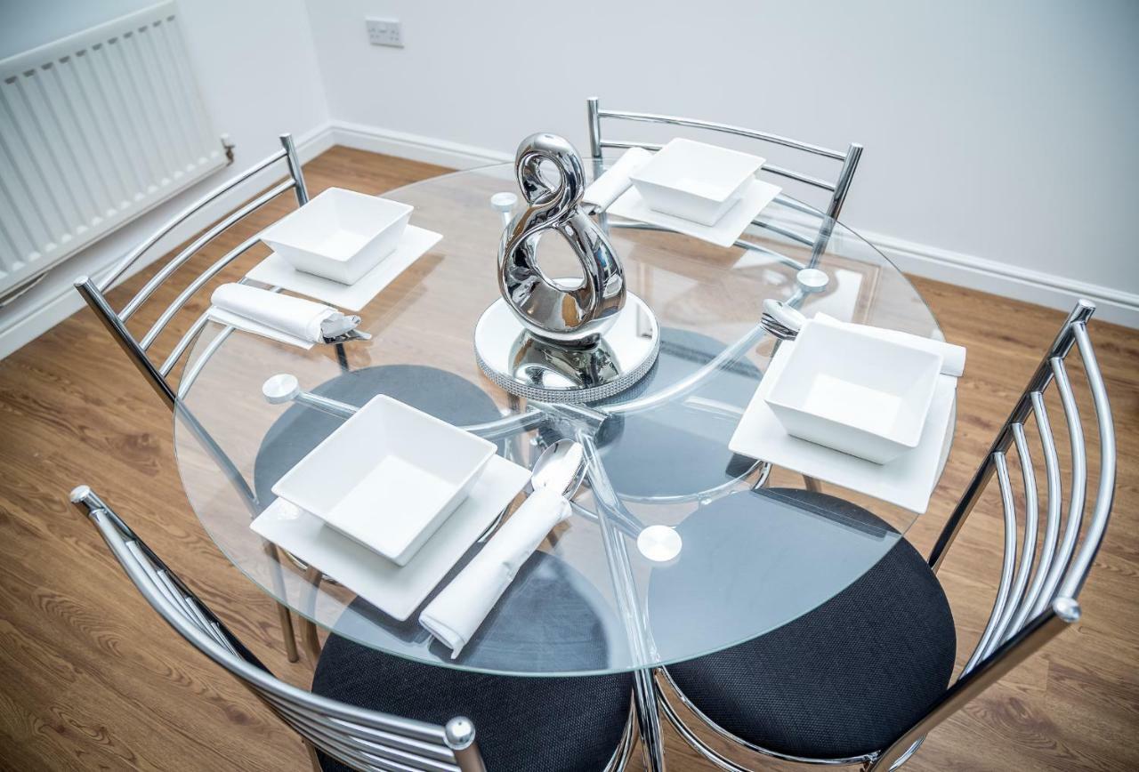 Luxuriant Apartments Northampton Bagian luar foto