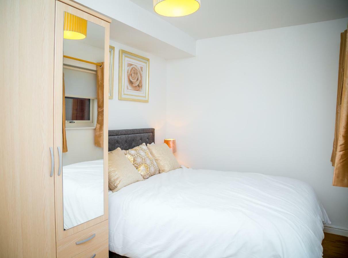 Luxuriant Apartments Northampton Bagian luar foto